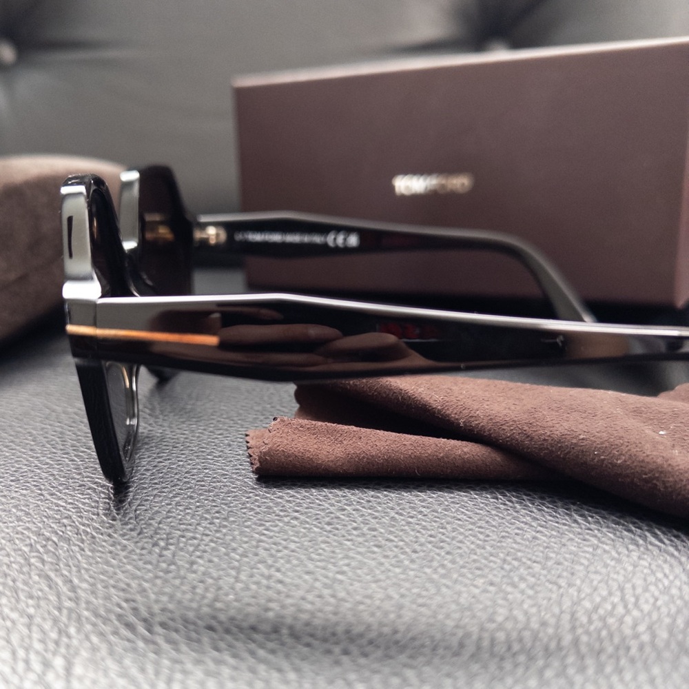 Tom Ford Romy FT1032 ECO Polarized Hexagonal Sunglasses in Shiny Black - Picture 7 of 8